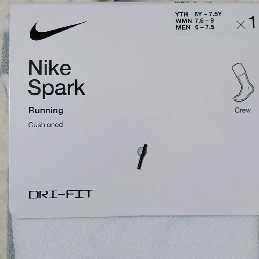 Nike Spark Cushioned‎ Running Crew Socks Women 7.5-9 Men 6-7.5 Reflective 2 Pair - Picture 2 of 7